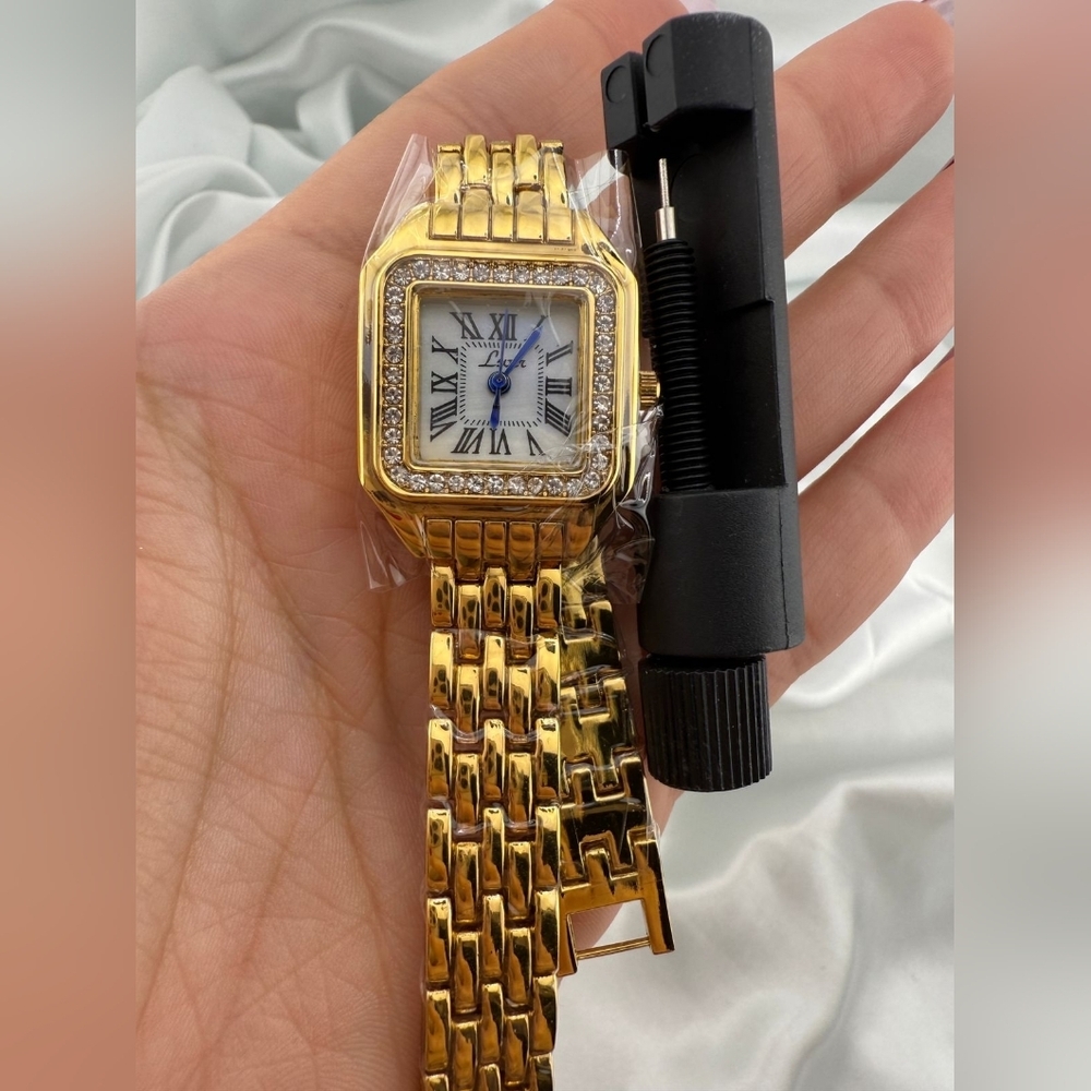 Panther Classic Diamond Gold Women's Watch - Picture 6 of 6
